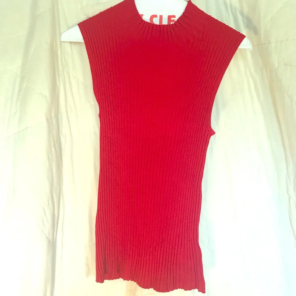 Josephine Chaus sleeveless Red ribbed top size M